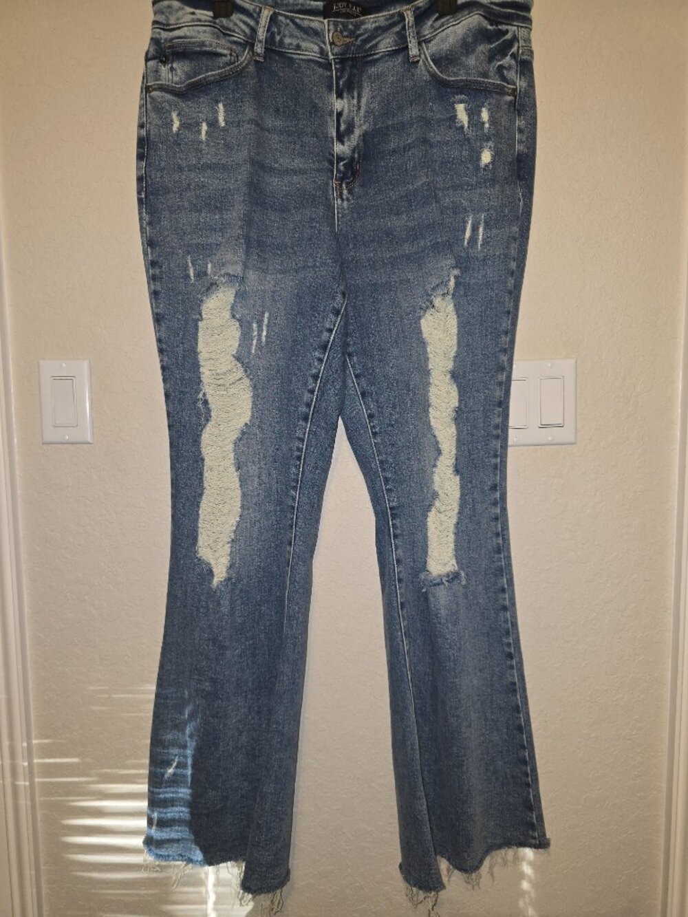 Judy Blue Size 18 High Rise Extreme Distressed Flare Jeans Raw Hem JB88457